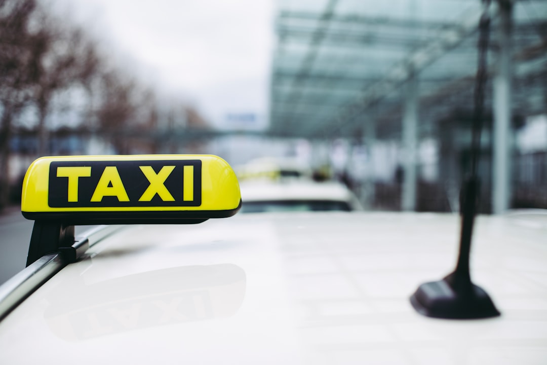 contact-img Taxi driver at the airport – get in and drive off